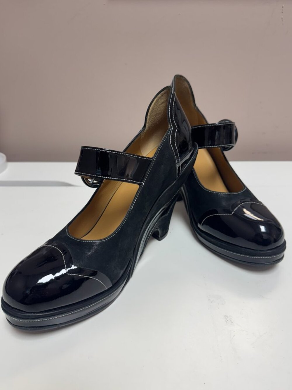 John Fluevog Black Mary Jane Heels Size 10 Black Patent Cap Toe Sculptural Heel